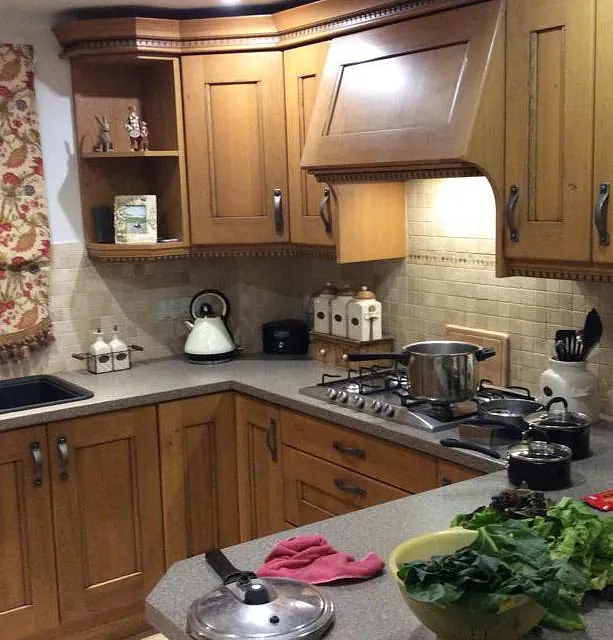 P.A.L Decorators Kitchen before spray painting